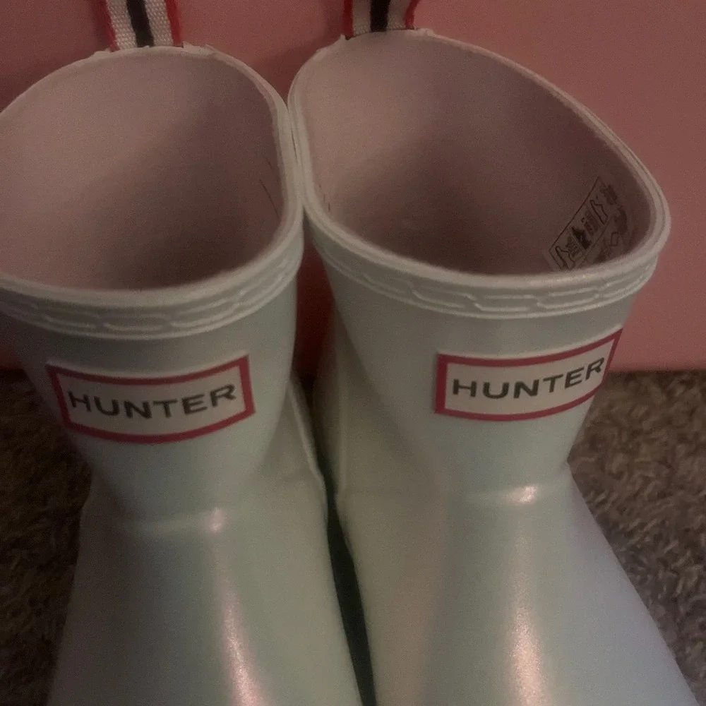 Hunter Original Play Short Nebula White Iridescent Rain Boots Women 6 WFS2020NEB